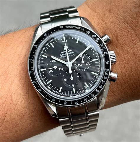 omega moonwatch 006